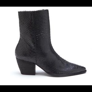 Matisse Cathy Mid calf black boot